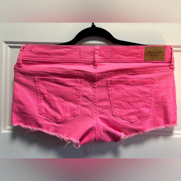 Abercrombie & Fitch Short Shorts Pink, Size 4, W27. - Picture 4 of 7